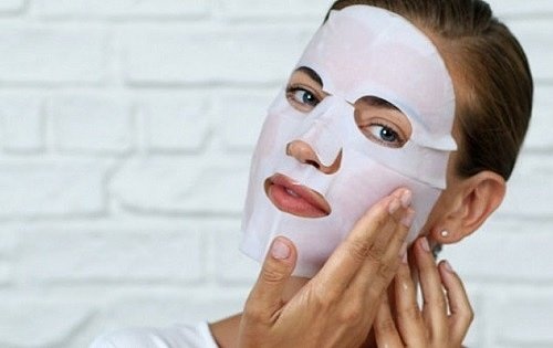 White toning face mask