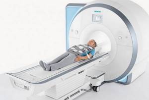 MRI session on a closed type machine